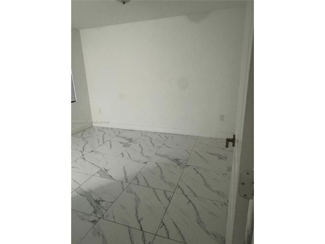 [PHOTO]