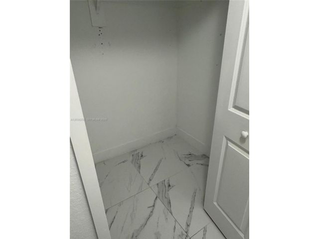 [PHOTO]