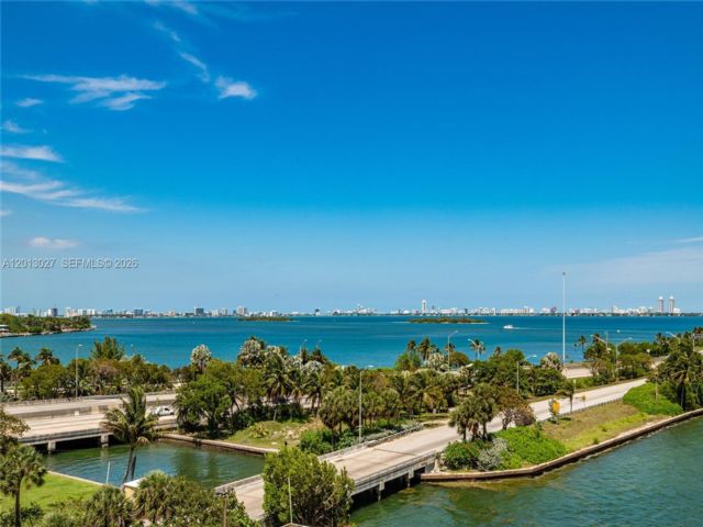  2 BR,  2.00 BTH &nbsp; style home in Miami