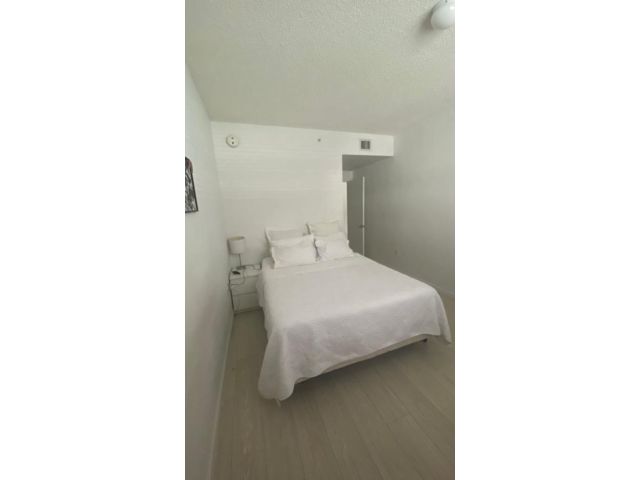 [PHOTO]