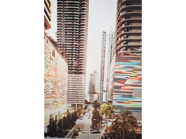 [PHOTO]