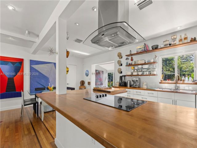 3 BR,  3.00 BTH &nbsp; style home in El Portal