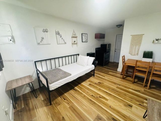 [PHOTO]