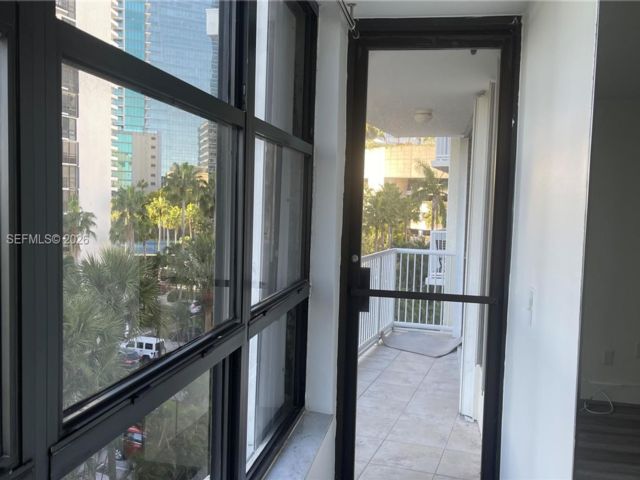  2 BR,  2.00 BTH &nbsp; style home in Miami