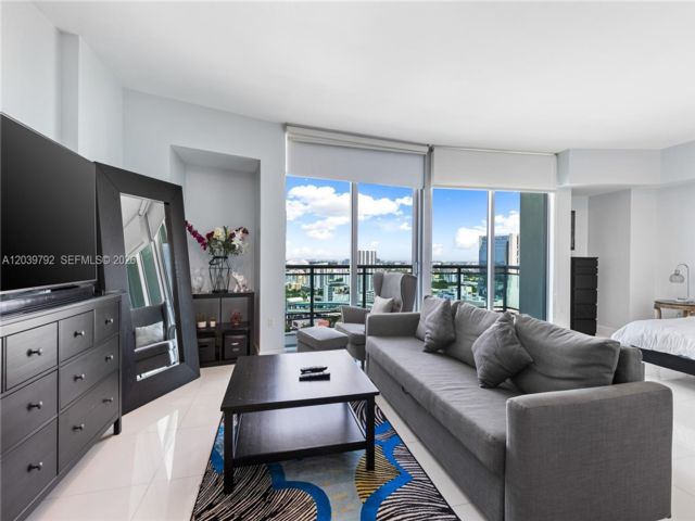  1 BR,  1.00 BTH &nbsp; style home in Miami