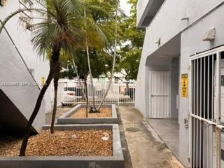  2 BR,  1.00 BTH &nbsp; style home in Miami