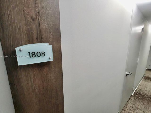 [PHOTO]
