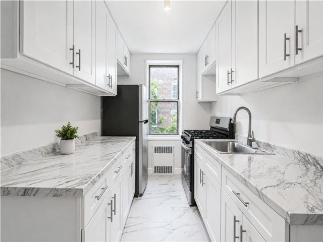  2 BR,  1.00 BTH &nbsp;Co-op style home in Windsor Terrace
