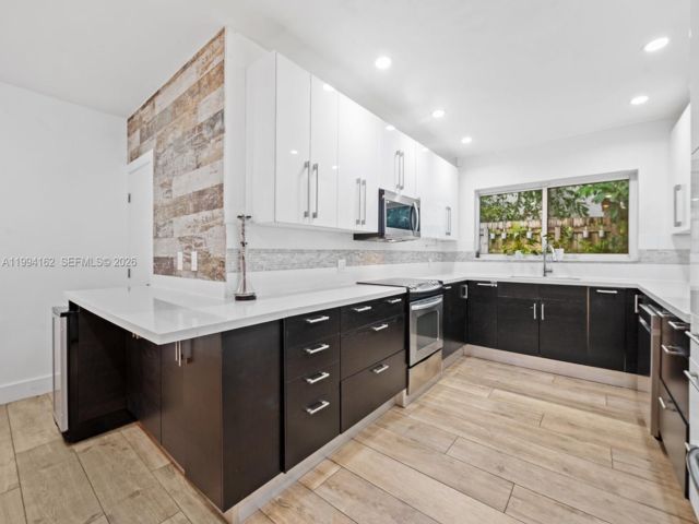  5 BR,  3.00 BTH &nbsp; style home in Coconut Grove