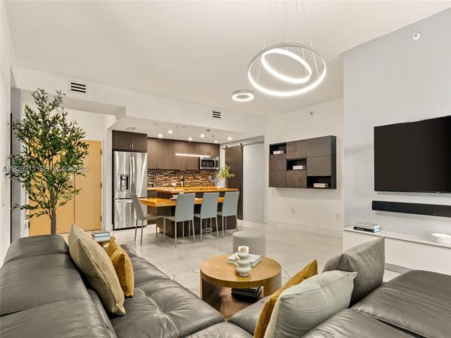  2 BR,  2.00 BTH &nbsp; style home in Medley