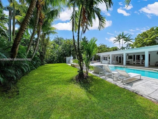  3 BR,  3.00 BTH &nbsp; style home in El Portal