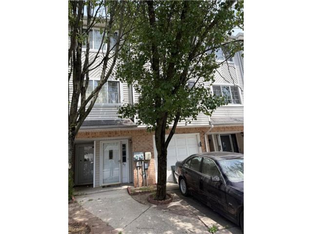 Studio,  3.00 BTH &nbsp;Multi-family style home in Woodrow