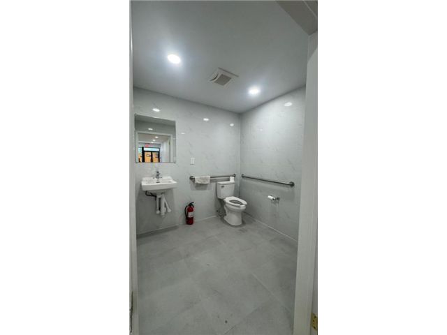 [PHOTO]