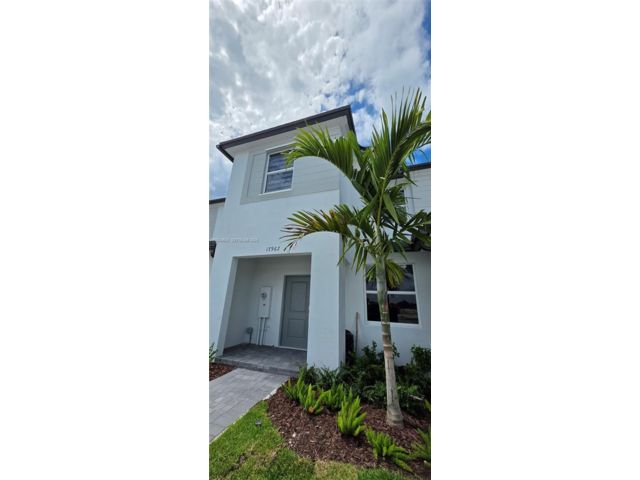  3 BR,  2.50 BTH &nbsp;Townhouse style home in Homestead