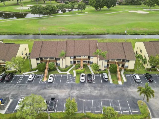  2 BR,  2.00 BTH &nbsp; style home in Lake Worth