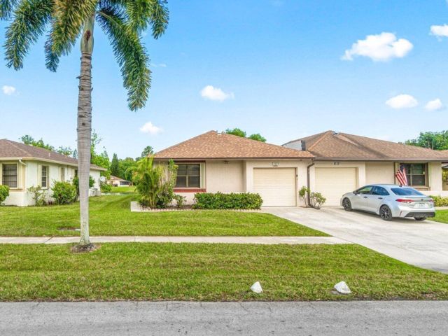  2 BR,  2.00 BTH &nbsp; style home in West Palm Beach