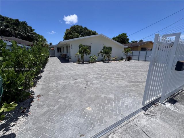 2 BR,  1.00 BTH &nbsp; style home in Miami