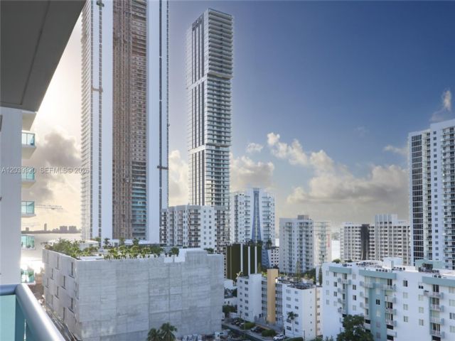  2 BR,  2.00 BTH &nbsp; style home in Miami