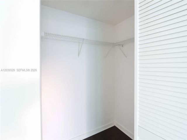 [PHOTO]