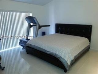 [PHOTO]