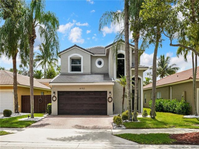  4 BR,  2.50 BTH &nbsp; style home in Weston