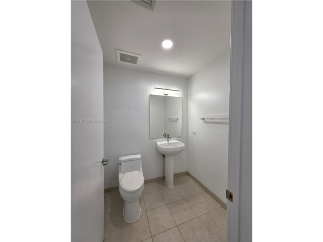 [PHOTO]