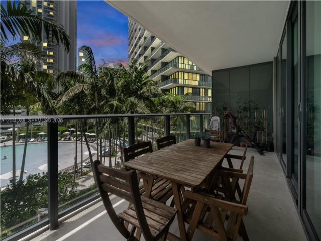  2 BR,  2.00 BTH &nbsp; style home in Miami