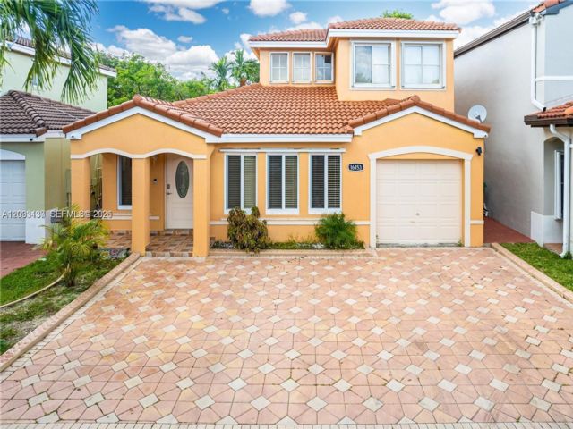  3 BR,  2.50 BTH &nbsp;Townhouse style home in Miami