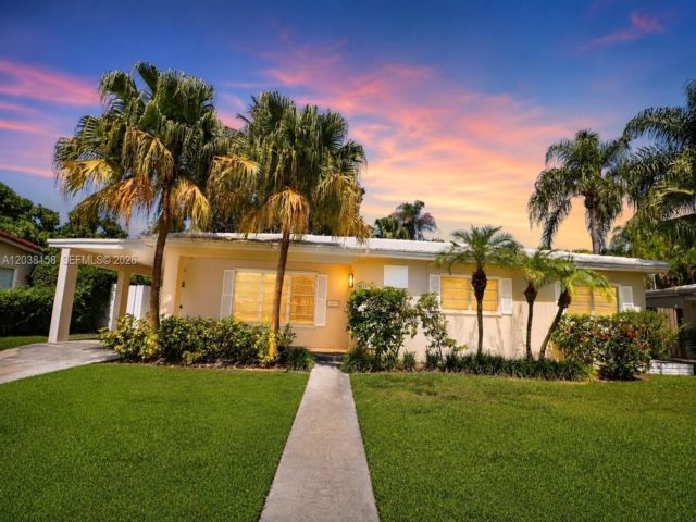  3 BR,  2.00 BTH &nbsp; style home in Coral Gables