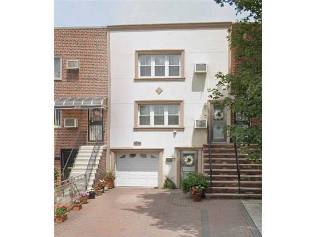 Studio,  0.00 BTH &nbsp;Multi-family style home in Middle Village