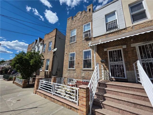 Studio,  3.00 BTH &nbsp;Multi-family style home in Dyker Heights