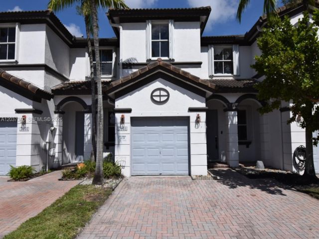  3 BR,  2.50 BTH &nbsp;Townhouse style home in Medley