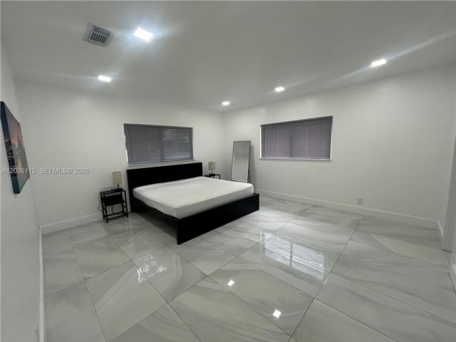 [PHOTO]
