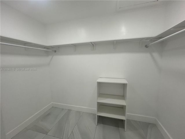[PHOTO]