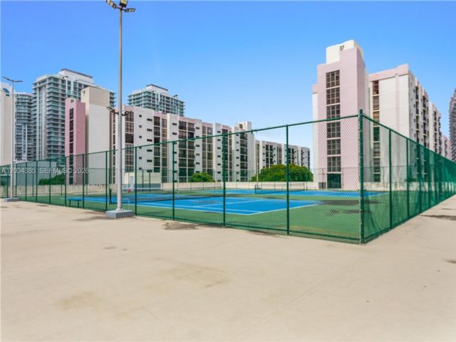  2 BR,  2.00 BTH &nbsp; style home in Sunny Isles Beach
