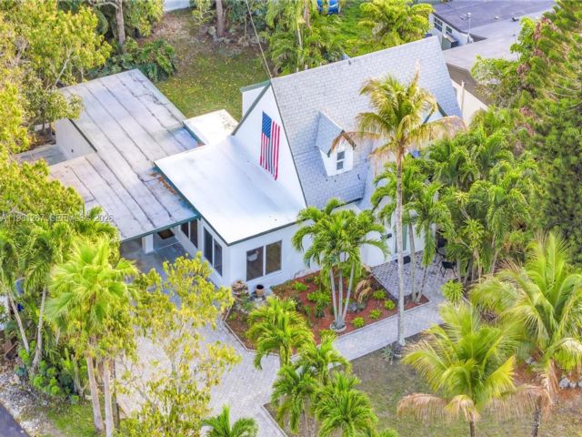 3 BR,  2.00 BTH &nbsp; style home in Miami