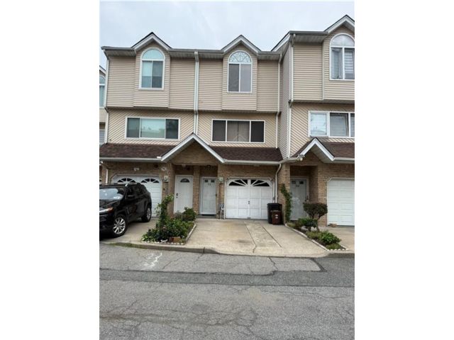  2 BR,  2.00 BTH &nbsp;Single family style home in Travis