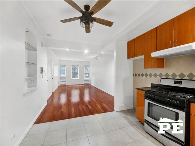 Studio,  1.00 BTH &nbsp;Co-op style home in Midwood