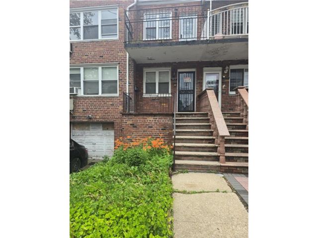 Studio,  0.00 BTH &nbsp;Multi-family style home in Canarsie