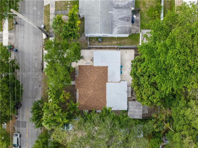  3 BR,  2.00 BTH &nbsp; style home in South Miami