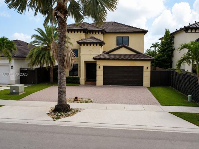  6 BR,  4.00 BTH &nbsp; style home in Miami