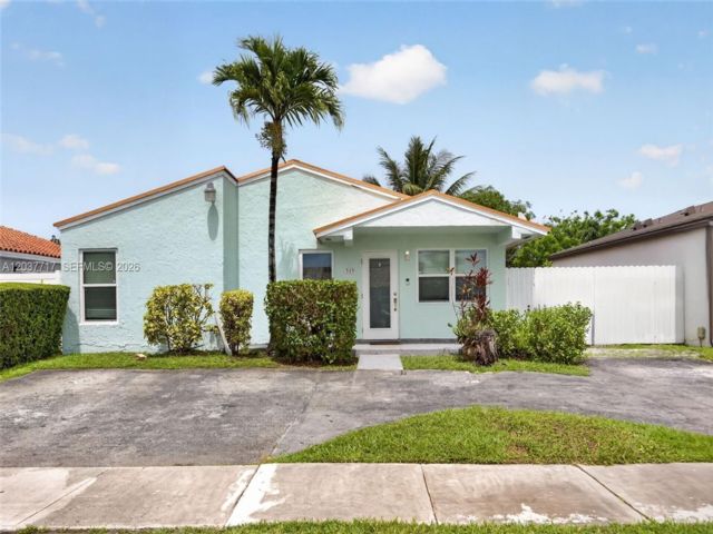  4 BR,  3.00 BTH &nbsp; style home in Miami