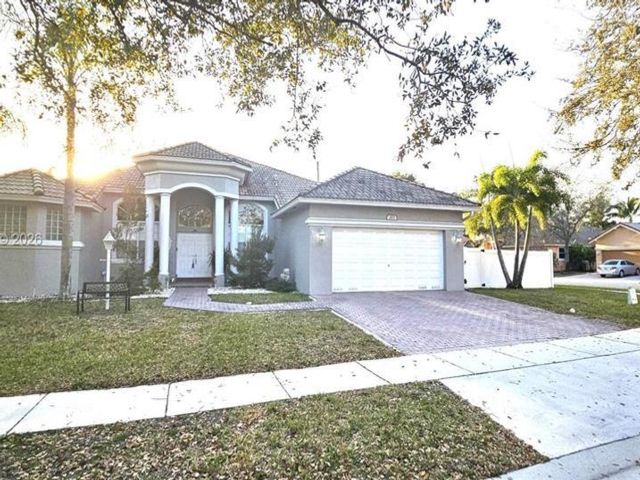  5 BR,  3.00 BTH &nbsp; style home in Pembroke Pines