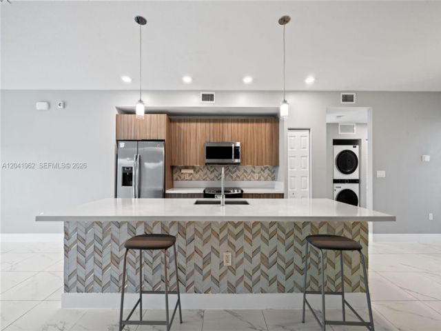  3 BR,  2.00 BTH &nbsp; style home in Medley