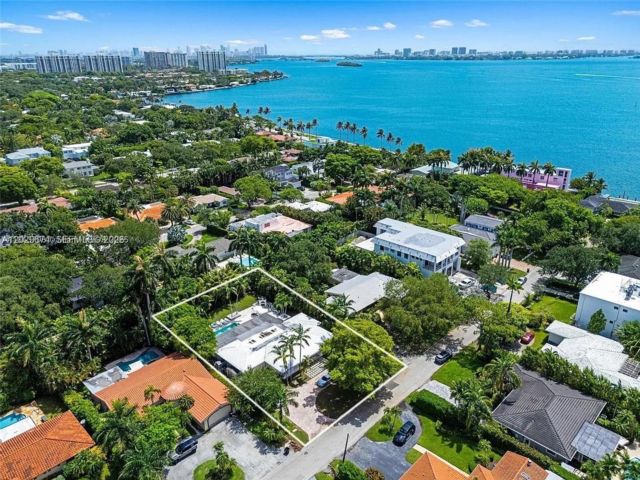  3 BR,  2.50 BTH &nbsp; style home in Miami Shores