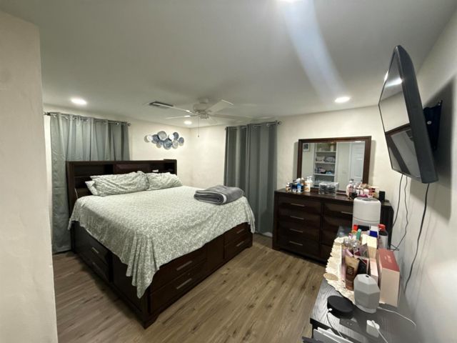 [PHOTO]