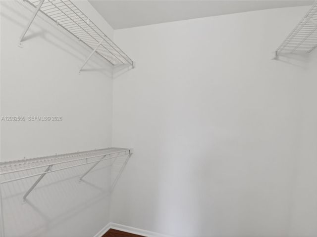 [PHOTO]