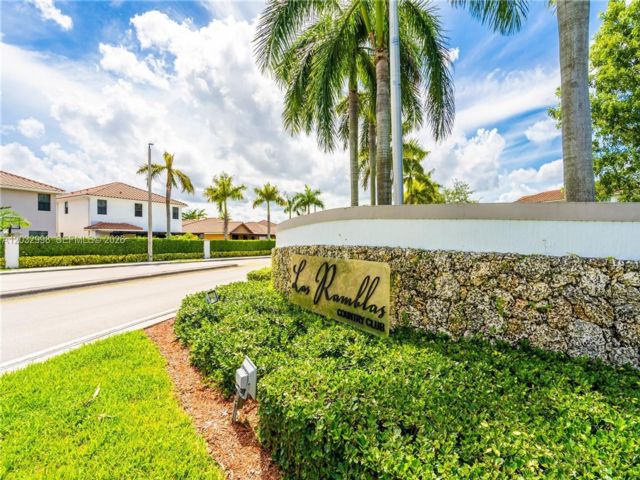  3 BR,  3.00 BTH &nbsp; style home in Miami