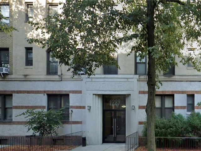  2 BR,  1.00 BTH &nbsp;Co-op style home in Midwood