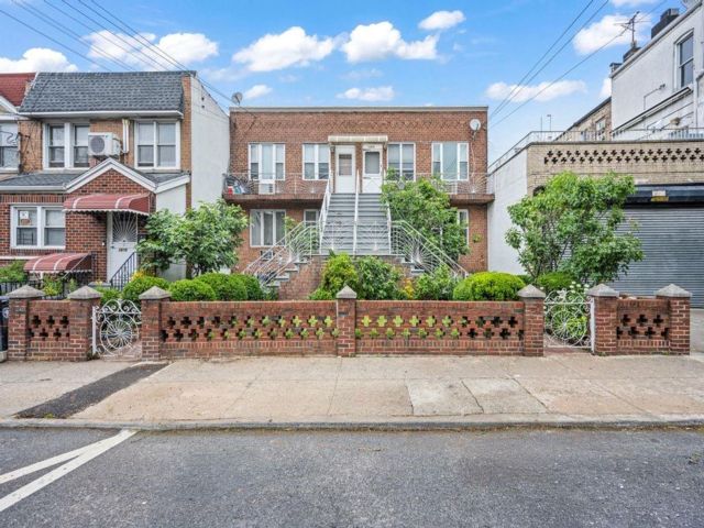 Studio,  3.00 BTH &nbsp;Multi-family style home in Bensonhurst
